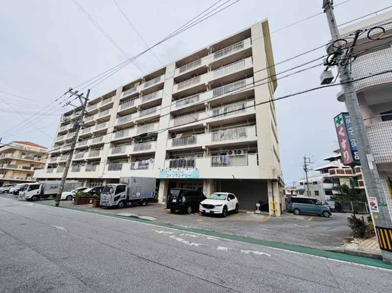 3DK Apartment for Sale in Yorimiya, Naha, Okinawa - Thumbnail 2