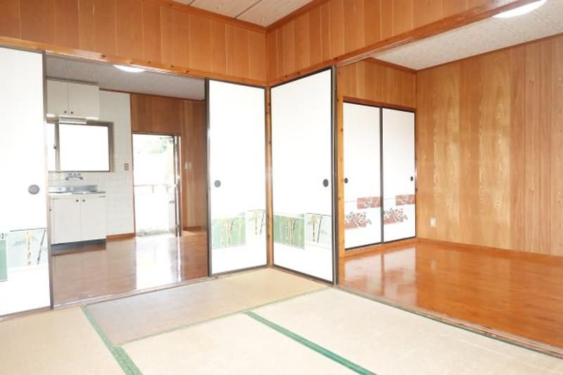 Co-op Inami 2DK Rental Apartment in Ginowan, Okinawa - Thumbnail 2
