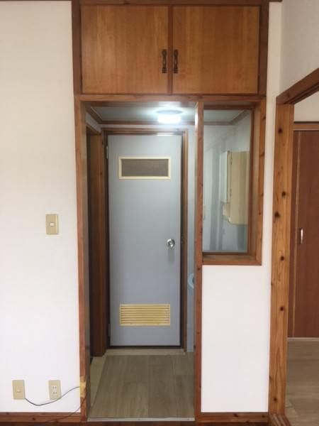 2DK Apartment for Rent in Naha, Okinawa with Free Parking - Thumbnail 4