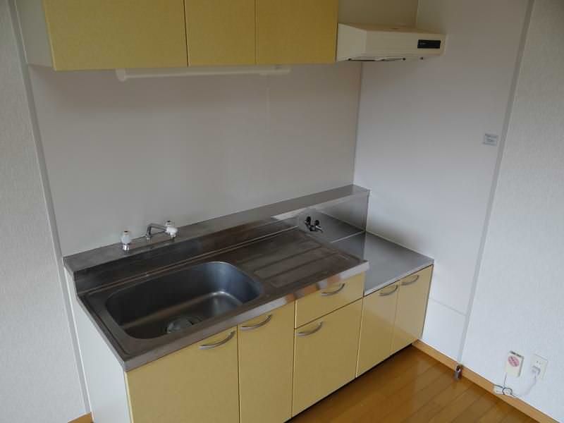 2DK Apartment for Rent in Nakagusuku Village, Okinawa - Thumbnail 4