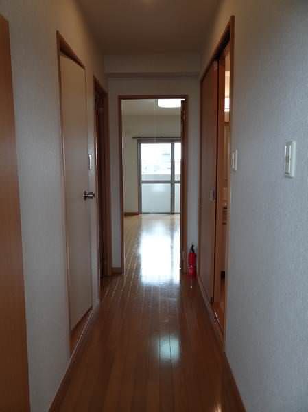 2DK Apartment for Rent in Nakagusuku Village, Okinawa - Thumbnail 3