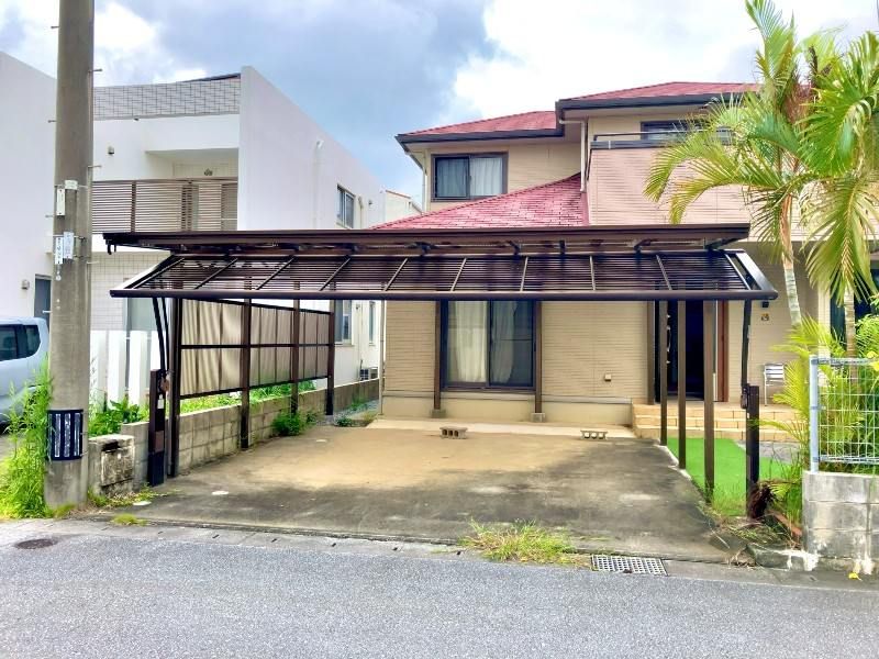 Daiwa House Custom 5LDK Home in Tomigusuku Okinawa - Thumbnail 2