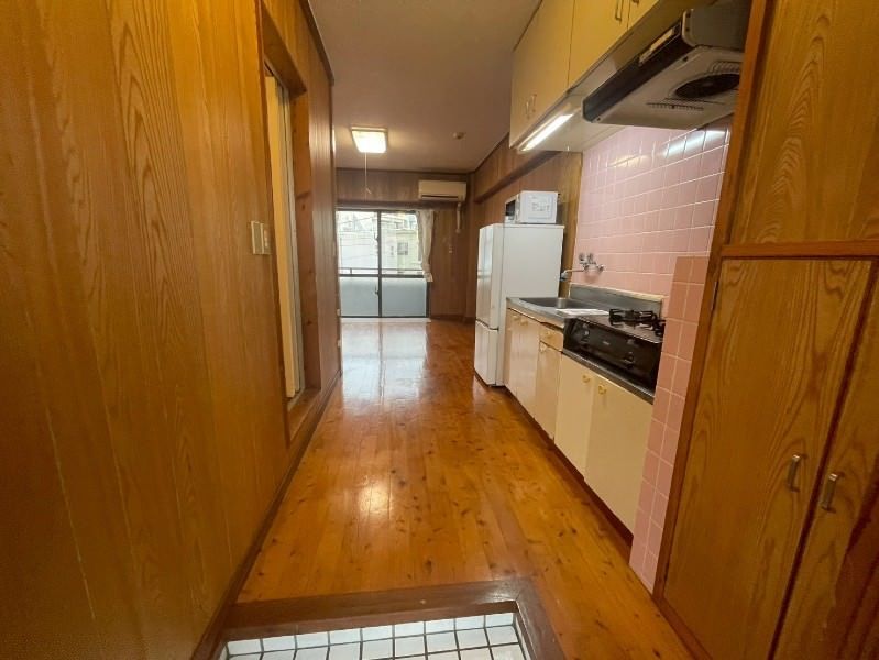 Rental Apartment in Naha Makishi, 3-min to Asato Station - Thumbnail 4