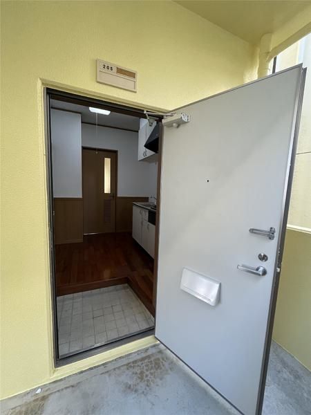 1K Apartment for Rent in Nishizaki, Itoman, Okinawa - Thumbnail 4