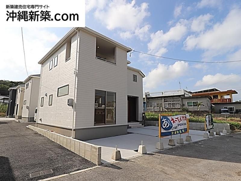 New 2025 3LDK Wooden House in Uruma, Okinawa with Parking - Thumbnail 3