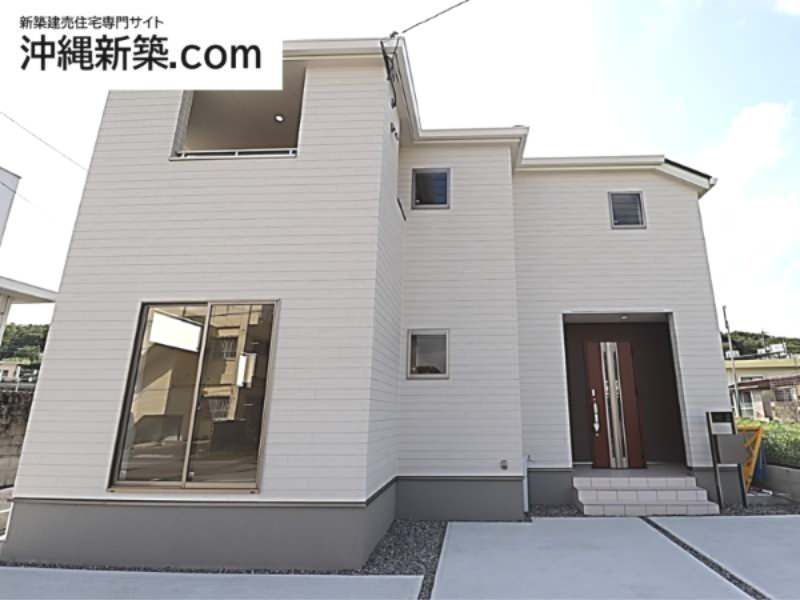 New 2025 3LDK Wooden House in Uruma, Okinawa with Parking - Thumbnail 2