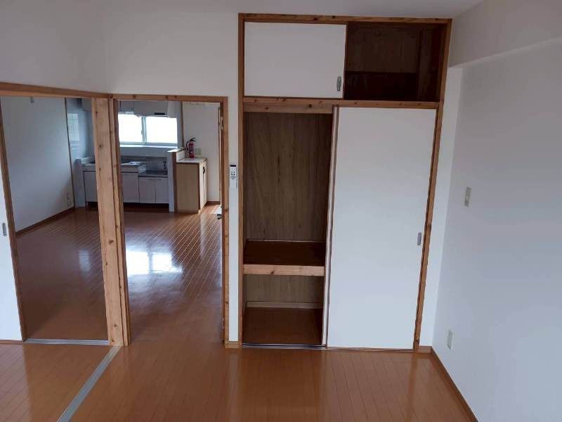 2LDK Apartment for Rent in Nanjo City, Okinawa | Sunheim Hikari - Thumbnail 4