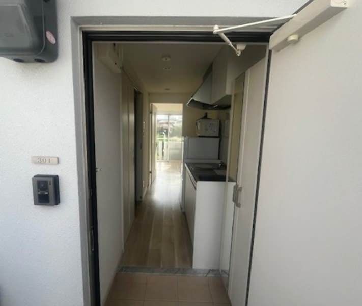 Modern 1K Apartment for Rent in Tomigusuku, Okinawa - Thumbnail 4