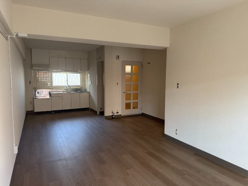 Renovated 2DK Apartment for Rent in Ginowan City, Okinawa - Thumbnail 4