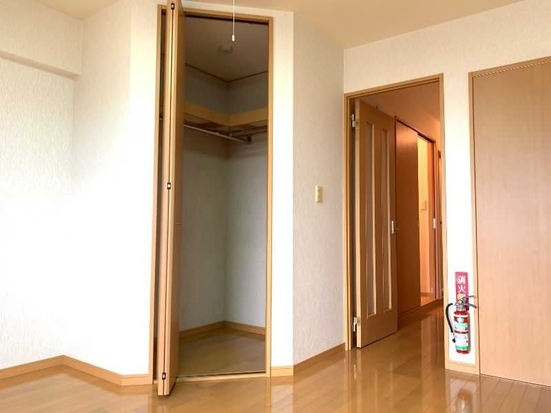 1K Apartment for Rent in Ginowan, Okinawa - 33.2 sqm - Thumbnail 3