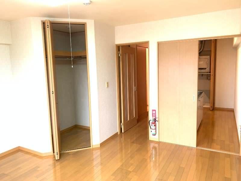 1K Apartment for Rent in Ginowan, Okinawa - 33.2 sqm - Thumbnail 4