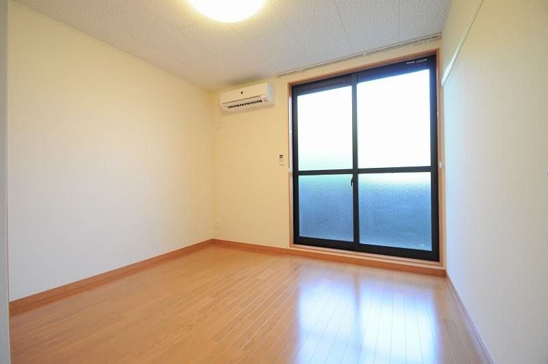 1K Apartment for Rent in Ginowan, Okinawa - 23.18 sqm - Thumbnail 2