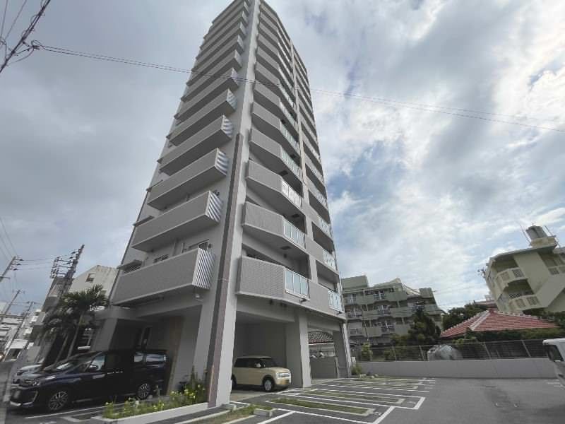 2021-Built 3LDK Corner Apartment with Balcony in Naha Shikina - Thumbnail 2