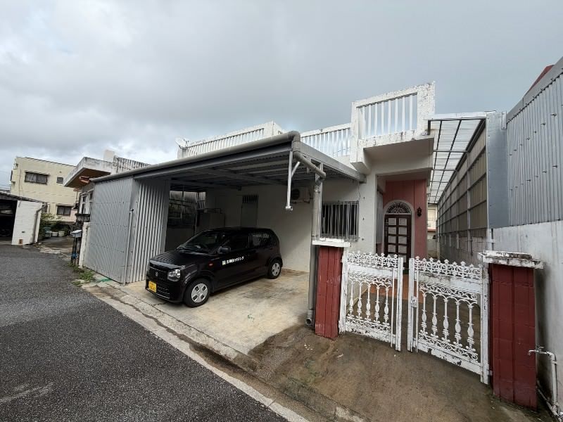 Pet-Friendly 2LDK House for Rent in Yonabaru, Okinawa - Thumbnail 2