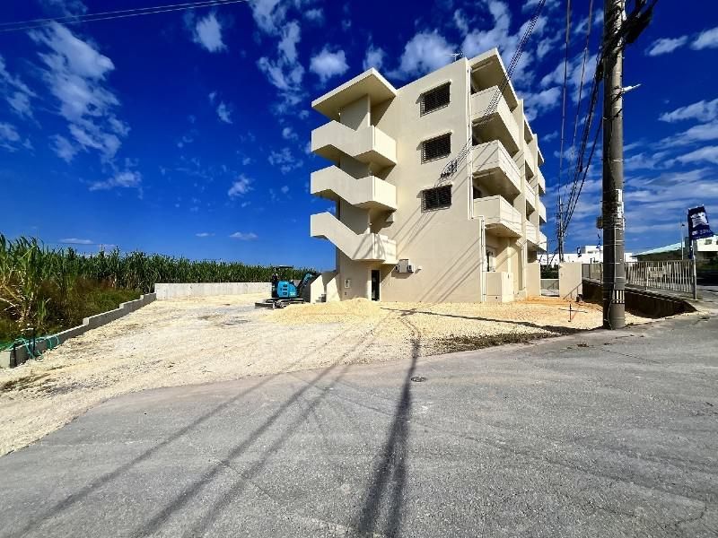 Modern 2DK Apartment for Rent in Yaese Town, Okinawa - Thumbnail 3