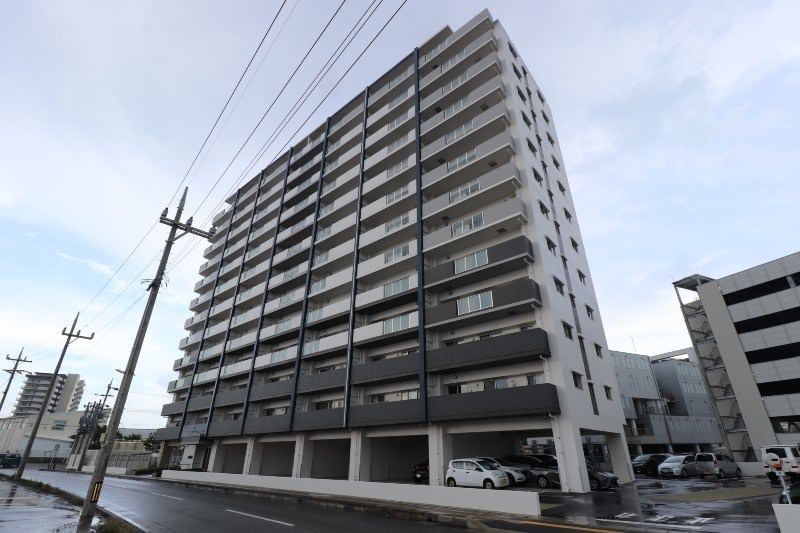 Presence Lodge Ginoza Oyama Vol 3LDK Ocean View Apartment for Sale - Thumbnail 2