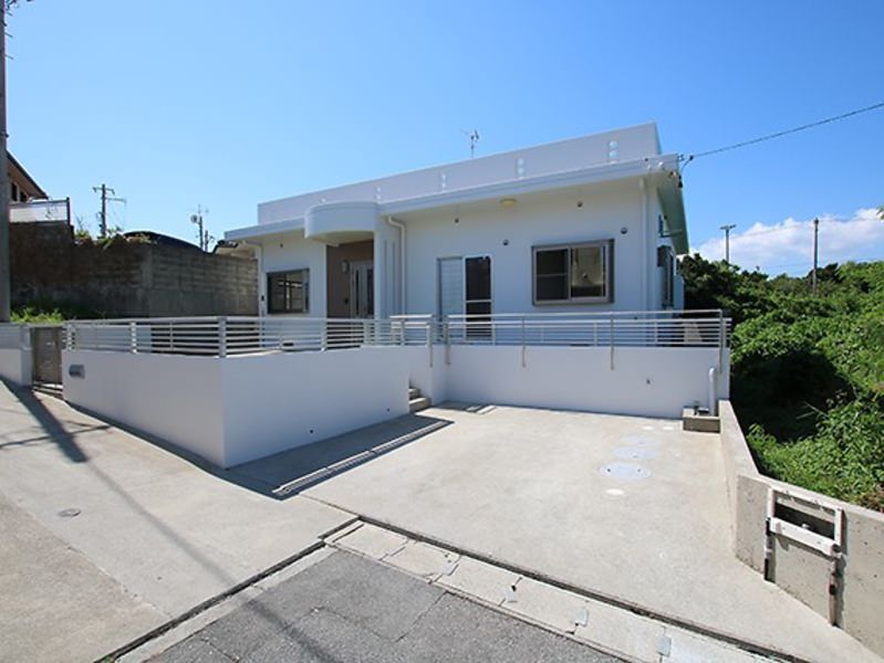 4LDK Detached House for Rent in Uruma City, Okinawa - Thumbnail 2