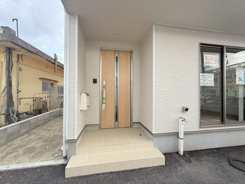 New 2025 4LDK Wooden House for Sale in Uruma City, Okinawa - Thumbnail 4