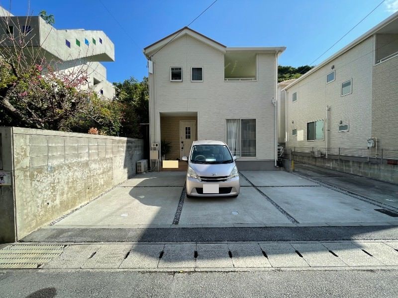 Modern 4LDK House for Rent in Naha, Near Tsukugawa Station - Thumbnail 3