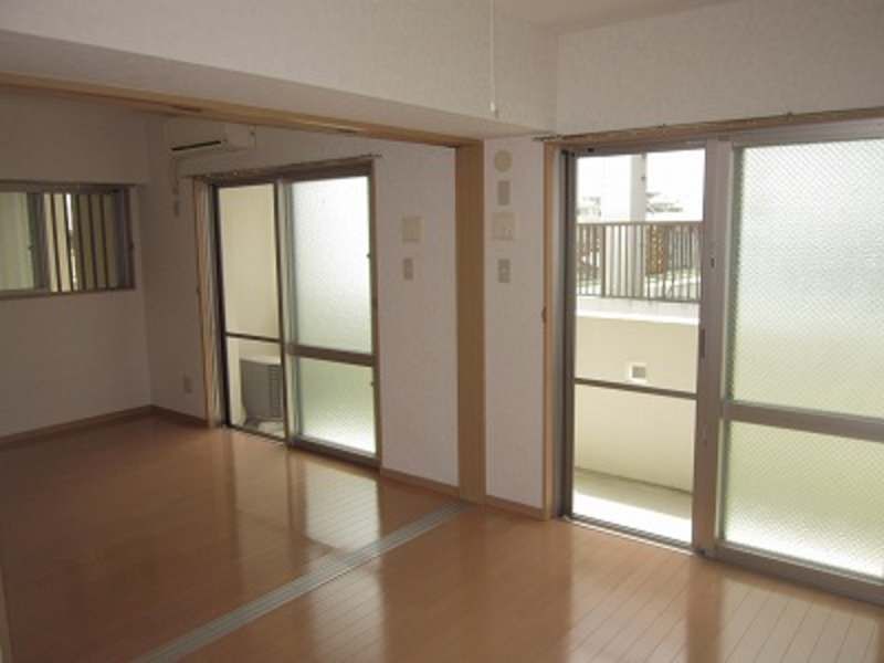 2LDK Apartment for Rent in Teruya, Okinawa City - Thumbnail 3