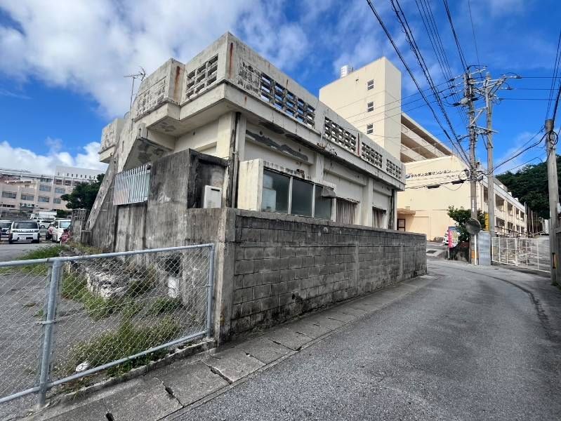 Corner Lot House for Sale in Naha Ameku, Okinawa - Thumbnail 3
