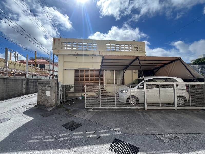 Corner Lot House for Sale in Naha Ameku, Okinawa - Thumbnail 2