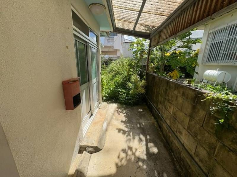 7LDK House in Yomitan Village with Garden and Parking - Thumbnail 3