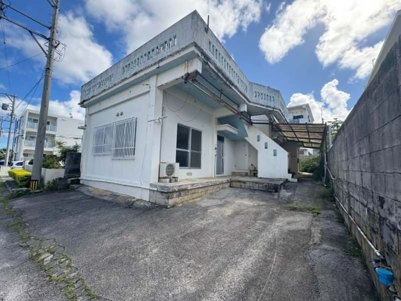 7LDK House in Yomitan Village with Garden and Parking - Thumbnail 2