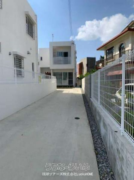 2017 Built 3LDK House with Solar Power in Ginowan, Okinawa - Thumbnail 3