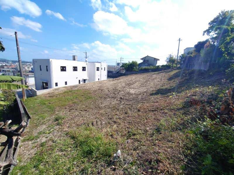 Spacious 692 sqm Residential Land for Sale in Okinawa City Takahara - Thumbnail 4