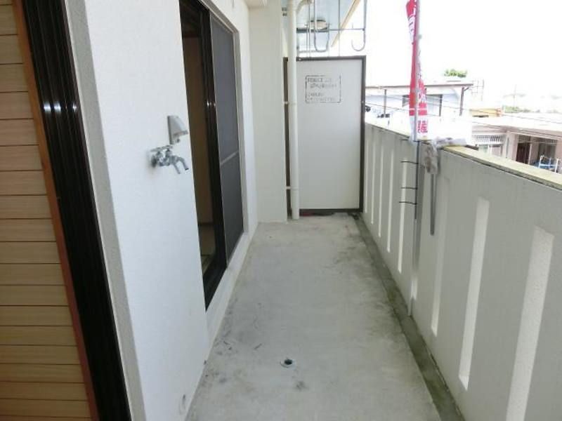 Dream Jumbo 2DK Apartment for Rent in Tomigusuku, Okinawa - Thumbnail 2