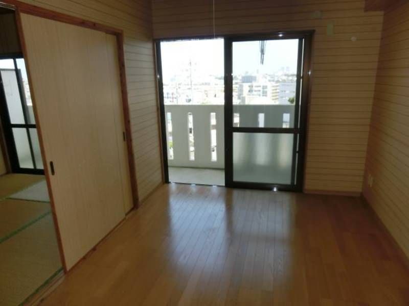 Dream Jumbo 2DK Apartment for Rent in Tomigusuku, Okinawa - Thumbnail 3