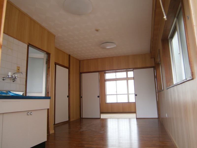 1LDK Apartment for Rent in Itoman City, Okinawa - 32,000 Yen - Thumbnail 4
