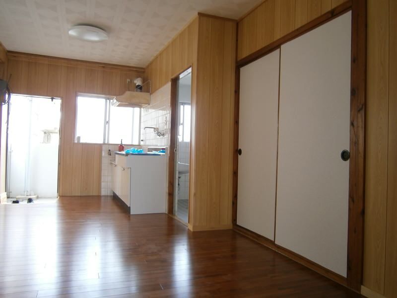 1LDK Apartment for Rent in Itoman City, Okinawa - 32,000 Yen - Thumbnail 3