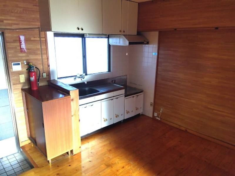 2DK Apartment for Rent in Maebaru, Ginowan City, Okinawa - Thumbnail 4