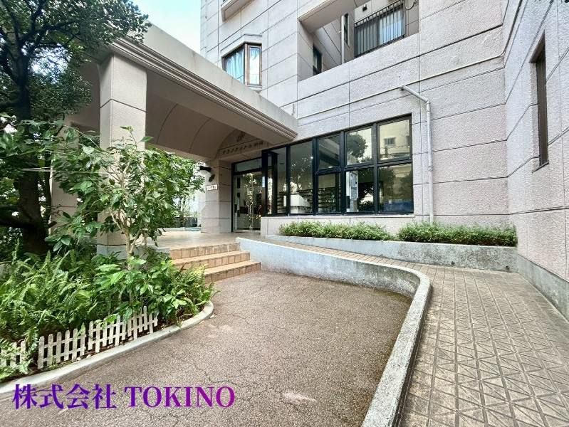 Renovated 2LDK Apartment in Gran Sharet Matsuo, Naha - Thumbnail 4