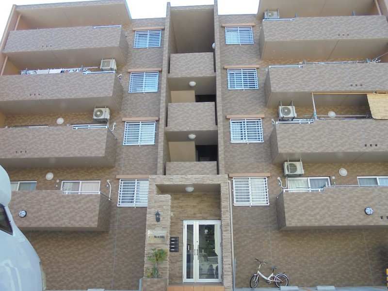 2LDK Apartment for Rent in Uebaru, Naha with Auto-Lock & Free Internet - Thumbnail 3
