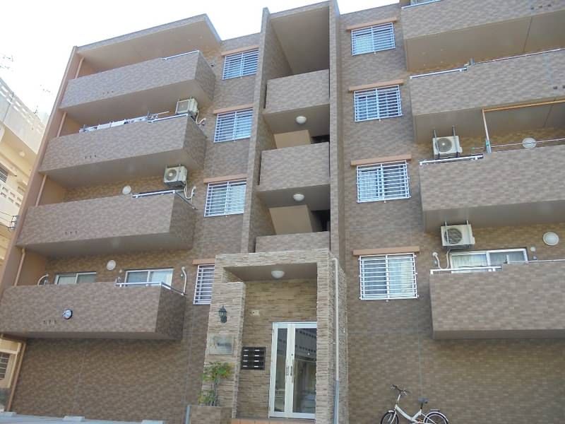 2LDK Apartment for Rent in Uebaru, Naha with Auto-Lock & Free Internet - Thumbnail 2