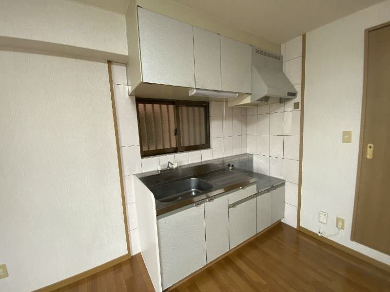 Oasis Itoman 2DK Apartment for Rent in Itoman City, Okinawa - Thumbnail 4