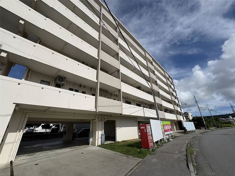 3LDK Pet-Friendly Apartment in Nanjo City, Okinawa with Free Internet - Thumbnail 2