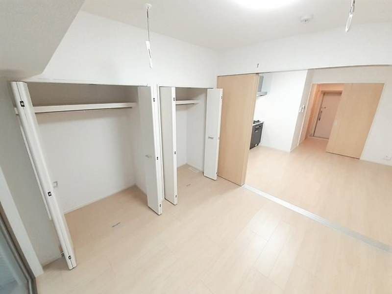 Modern 1DK Apartment for Rent in Naha City, Okinawa - Thumbnail 4