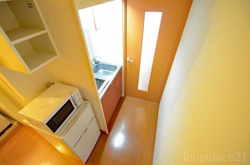 Leopalace Sunny House Uruma 1K Apartment for Rent in Okinawa - Thumbnail 4