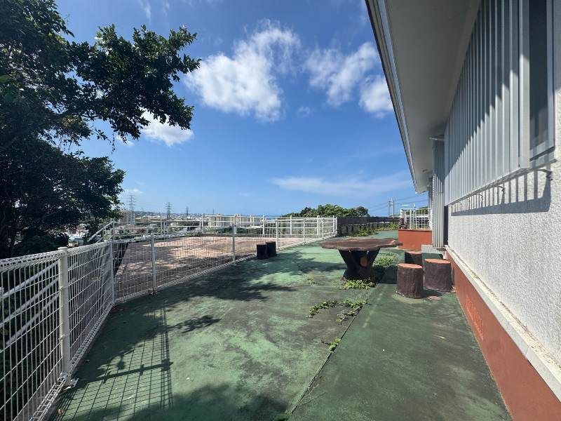 Vacant Land for Sale in Chatan, Okinawa - 836 sqm Plot - Image 1