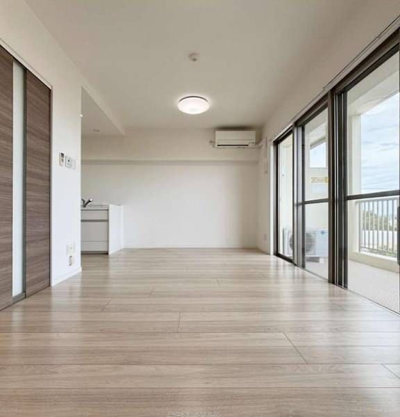 Up-Land Hiyagon 3LDK Apartment for Sale in Okinawa City - Thumbnail 2