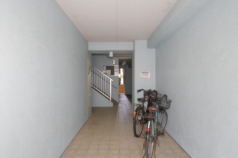 1K Apartment for Rent in Naha Wakasa, Okinawa - 50,000 Yen - Thumbnail 4