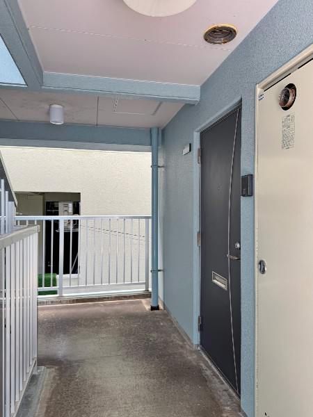 1K Apartment for Rent in Naha Wakasa, Okinawa - 50,000 Yen - Thumbnail 3