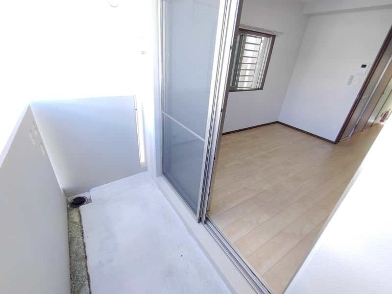 1K Apartment for Rent in Naha Tahara, Near Koza Station - Thumbnail 2