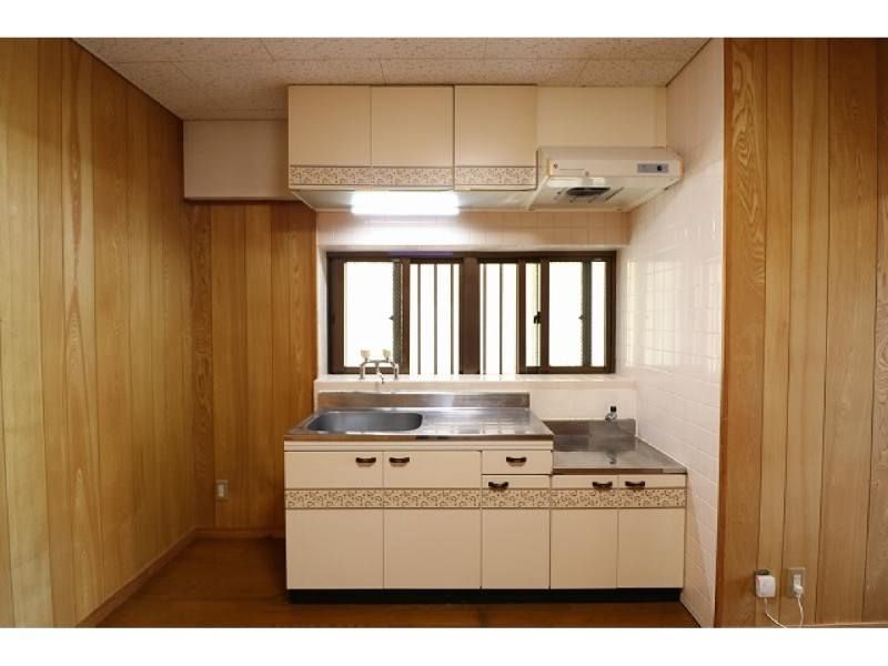 Excellent II 3DK Apartment for Rent in Yonabaru, Okinawa - Thumbnail 4