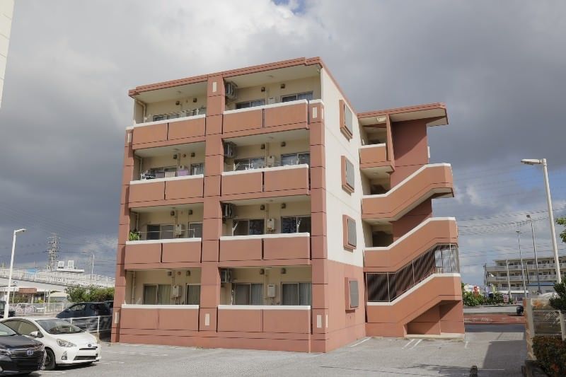 1LDK Apartment for Rent in Okinawa City, No Guarantor Required - Thumbnail 2