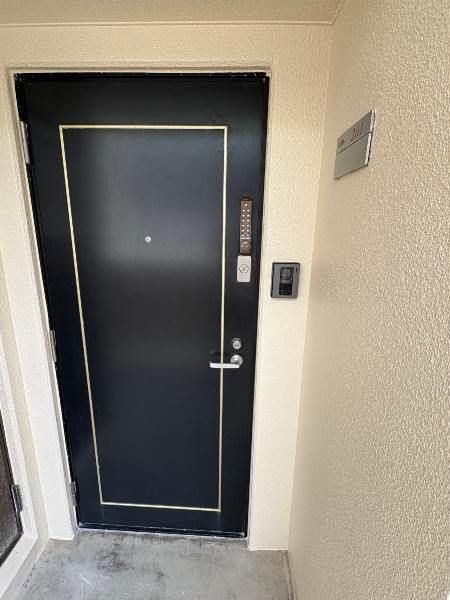 Renovated 2LDK Apartment Near Asato Station, Naha - Thumbnail 2